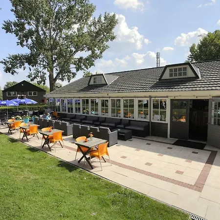 Es Stacaravan 4 Personen Resort *